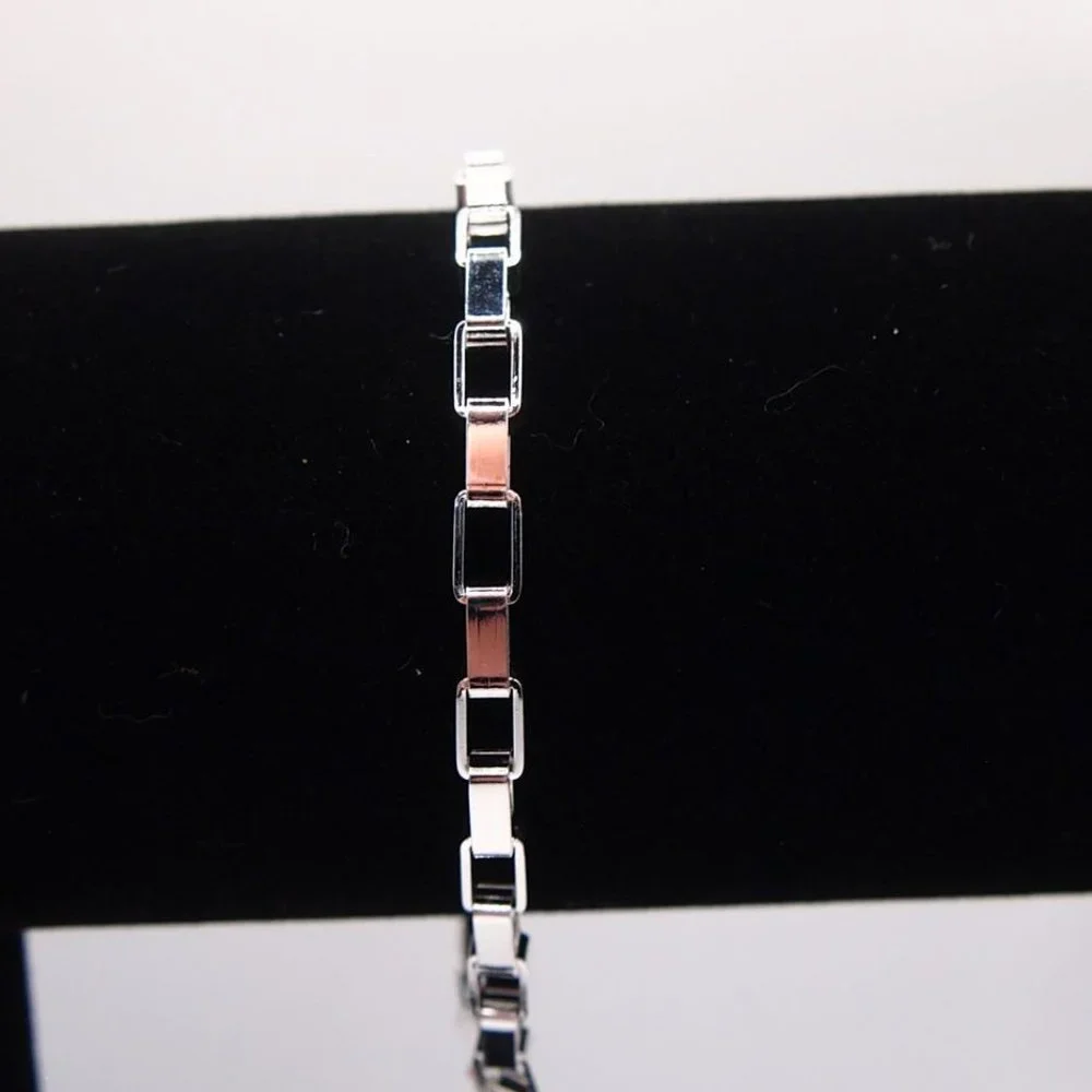 Stunning 8 Inch x 5mm. Box Style Bracelet Stamped as .925 Solid Sterling Silver